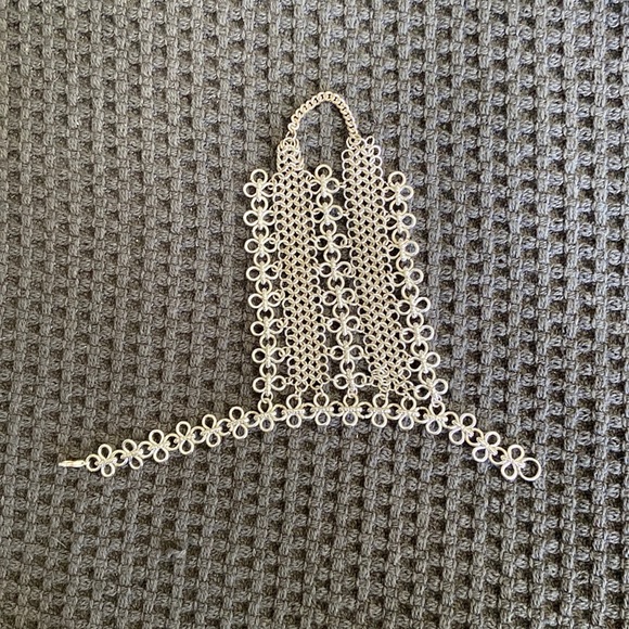 Hand glove by Grace Bijoux - Picture 2 of 5